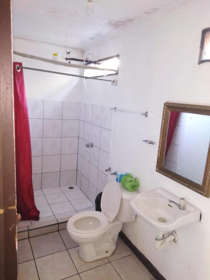 Cabinas Miss Miriam 2 Тортугеро Екстериор снимка